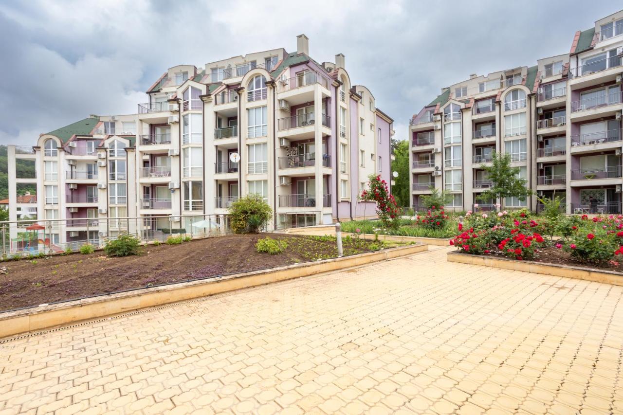 Апартамент Славея Cavarna Exterior foto