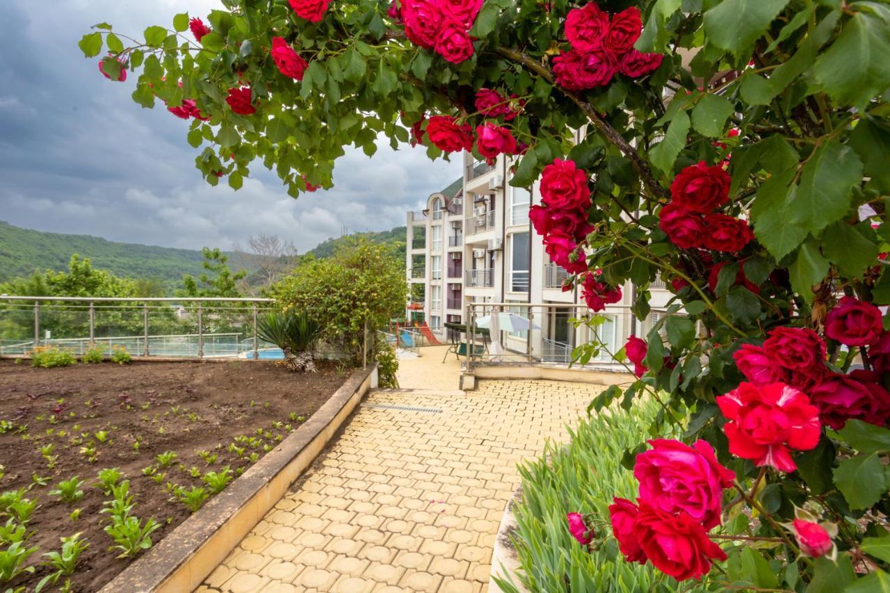 Апартамент Славея Cavarna Exterior foto